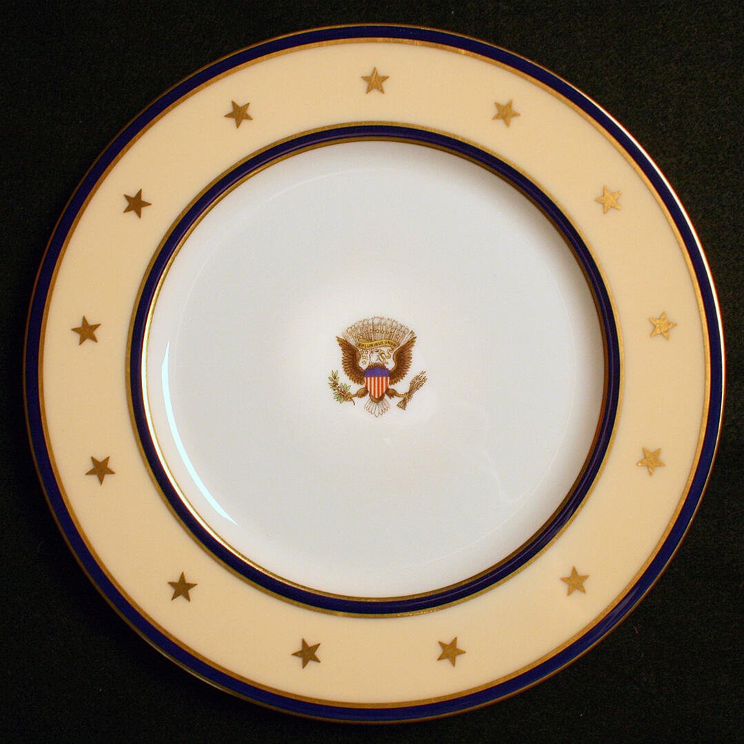 fdr_wiliamsburg_service_close-up_franklin-roosevelt-china-uss-williamsburg-plate-WHITE HOUSE CHINA